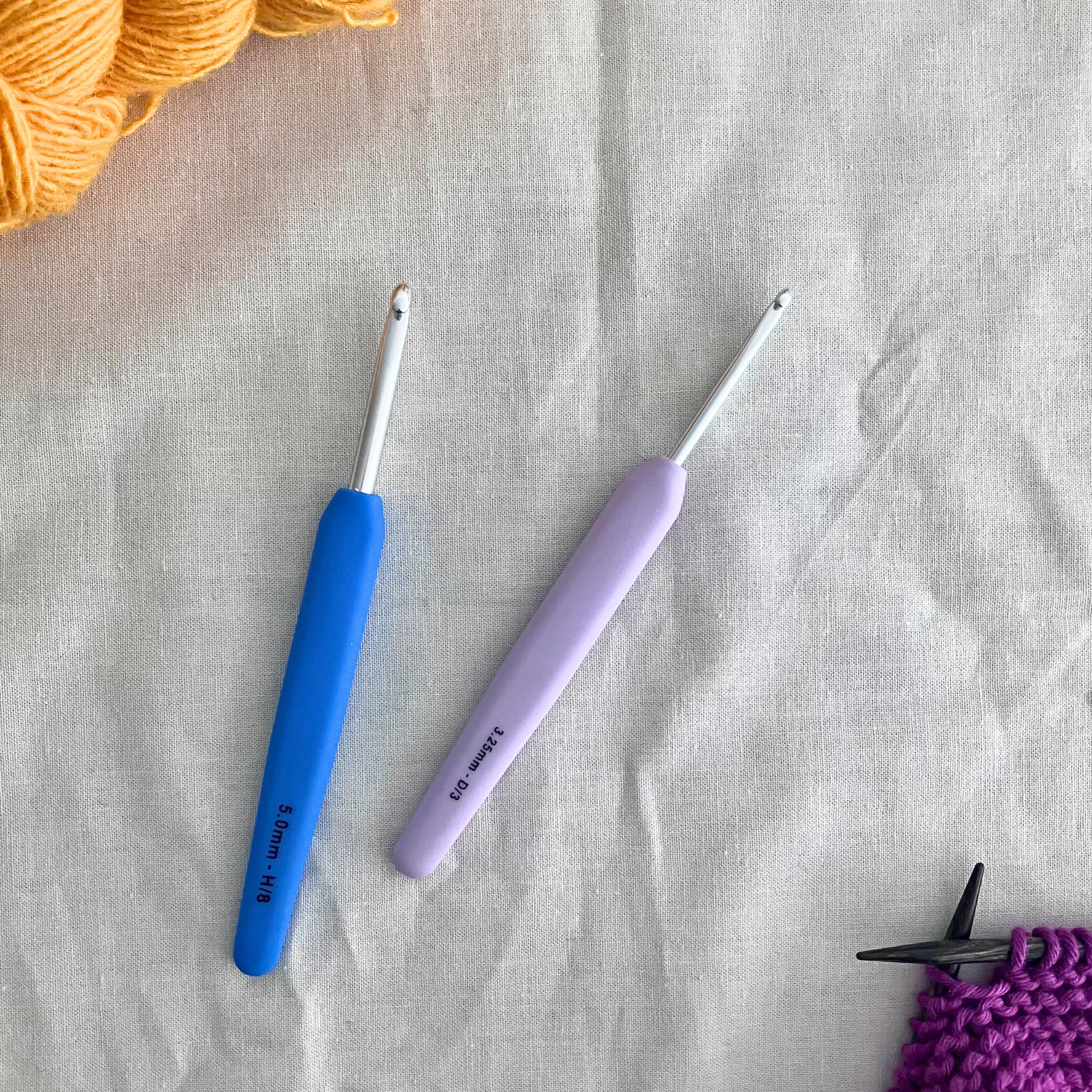 KnitPro Waves crochet hook pair – multiple sizes, colour-coded